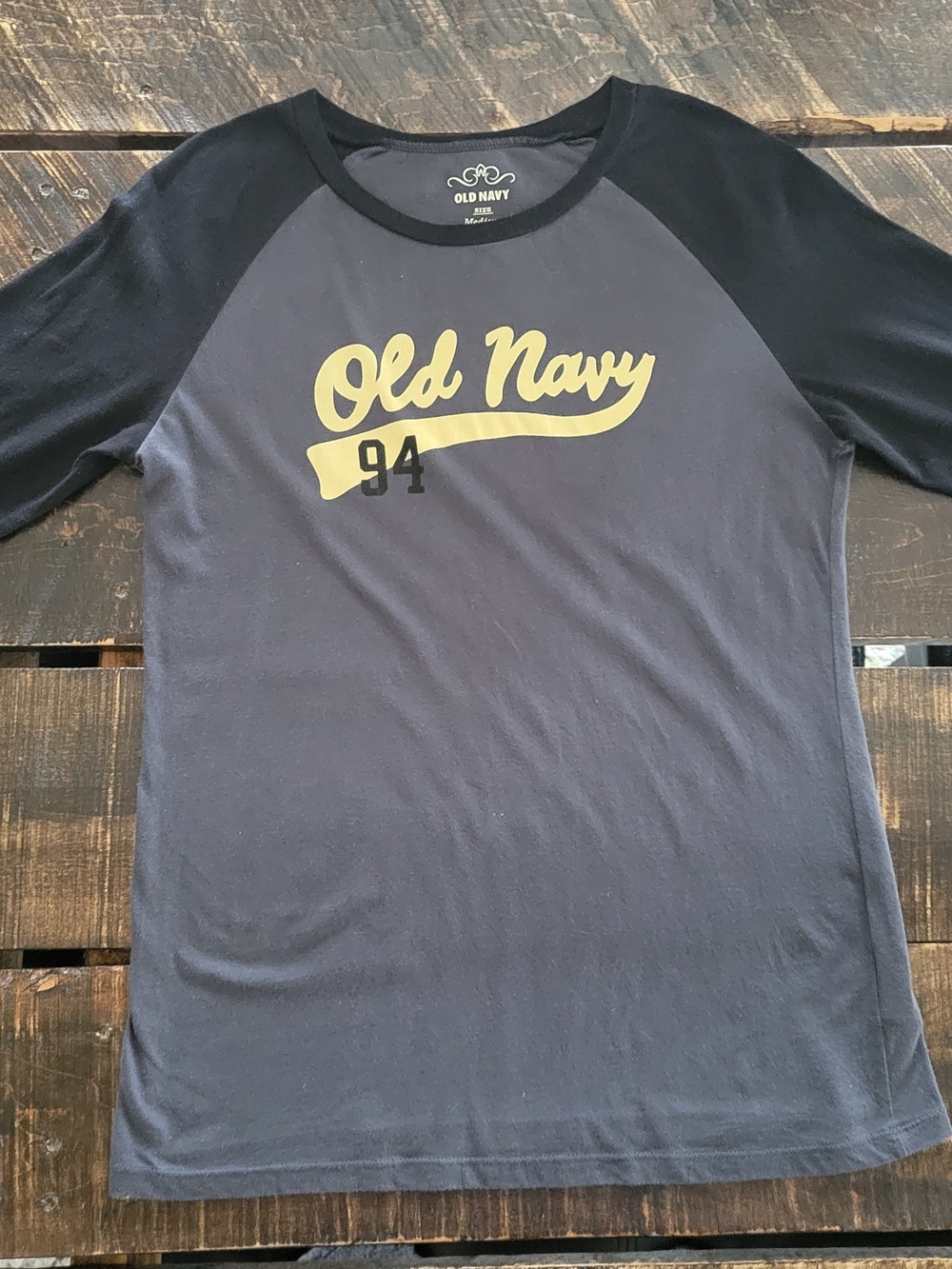 Old Navy Womans Raglan Graphic Tee with Black Sleeves Size Medium